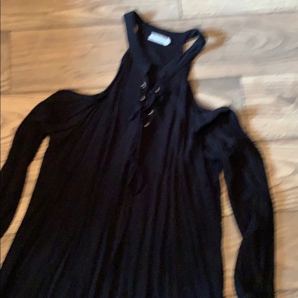 Black Cold Shoulder Top - Picture 2 of 8